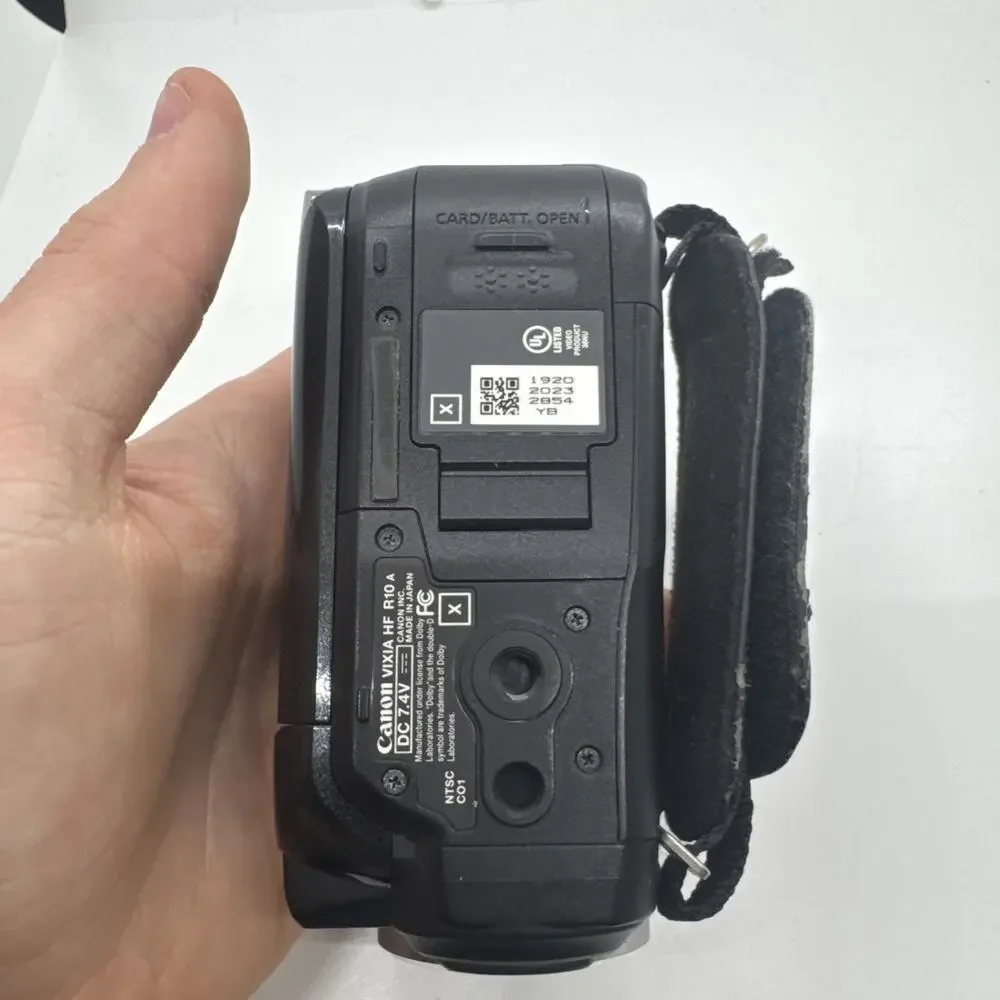 Canon Vixia HF R10 HFR10 Video Camcorder 1080p HD w/ Battery No Charger Tested